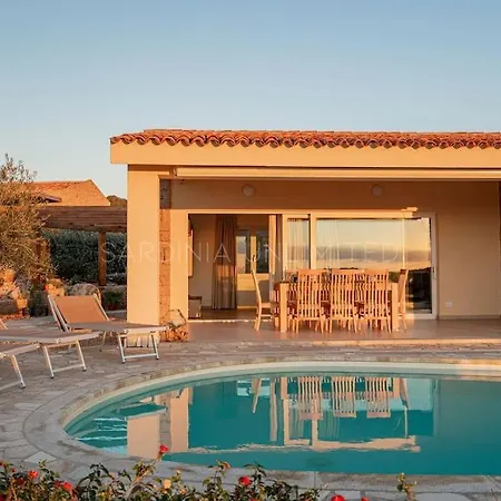 Lysia Villa Trinità dʼAgultu