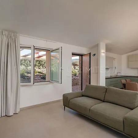 Lysia * Trinita d'Agultu e Vignola