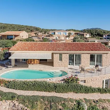 Lysia Trinita d'Agultu e Vignola